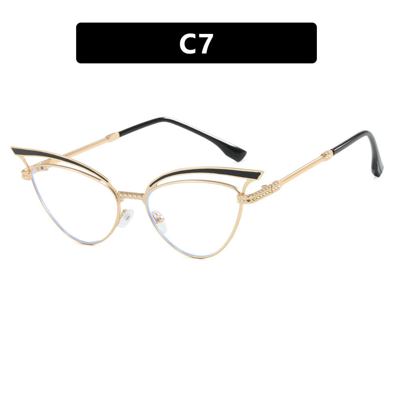 Cat eye hollow sunglasses European and American fashion sunglasses for women