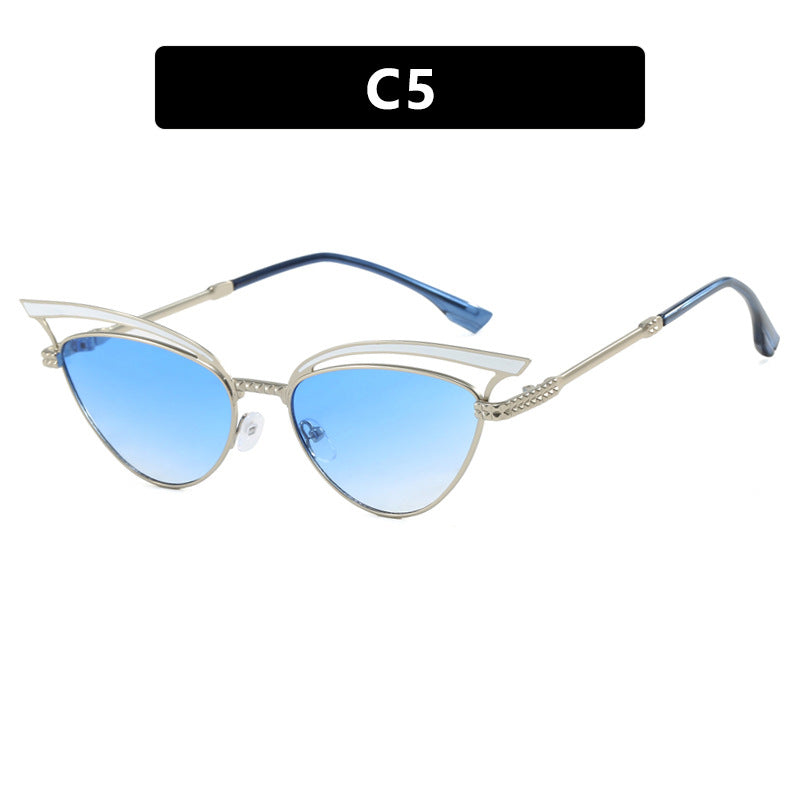 Cat eye hollow sunglasses European and American fashion sunglasses for women