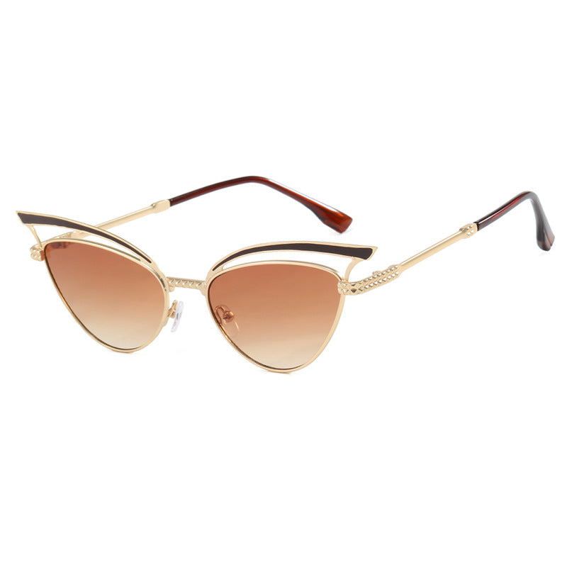 Cat eye hollow sunglasses European and American fashion sunglasses for women