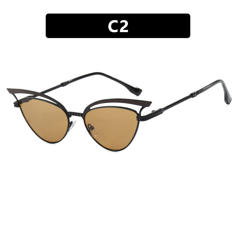 Cat eye hollow sunglasses European and American fashion sunglasses for women
